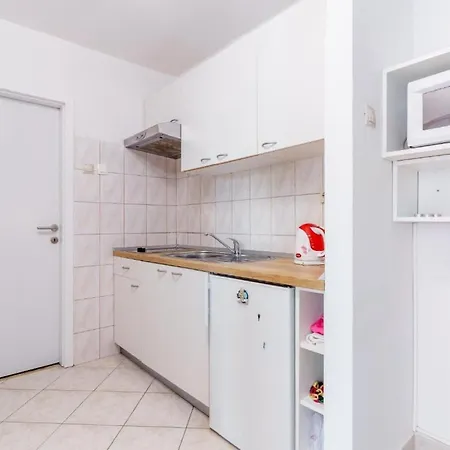 - Comfort One Bedroom B2 Apartment